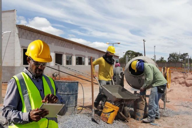 Angola quer investir 500 milhões de dólares na construção de escolas até 2028 - João Lourenço
