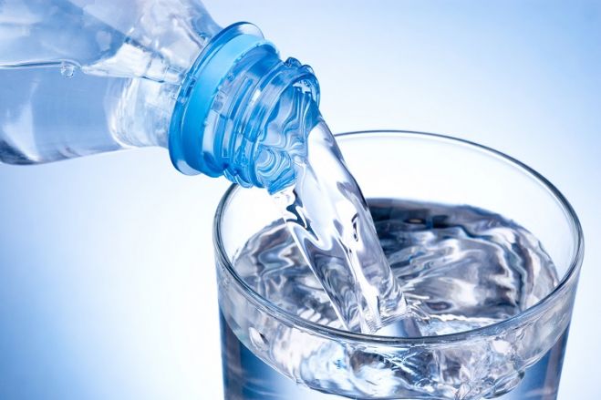 Bom Jesus destrói lote de água mineral imprópria para o consumo