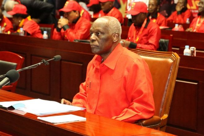 MPLA enaltece José Eduardo dos Santos à passagem dos 16 anos de paz em Angola