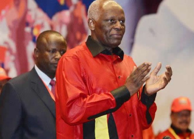 Angola parou (e ajoelhou) para saudar o “querido líder”