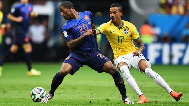 A fraca seleção Brasileira perde por Holanda 0 - 3