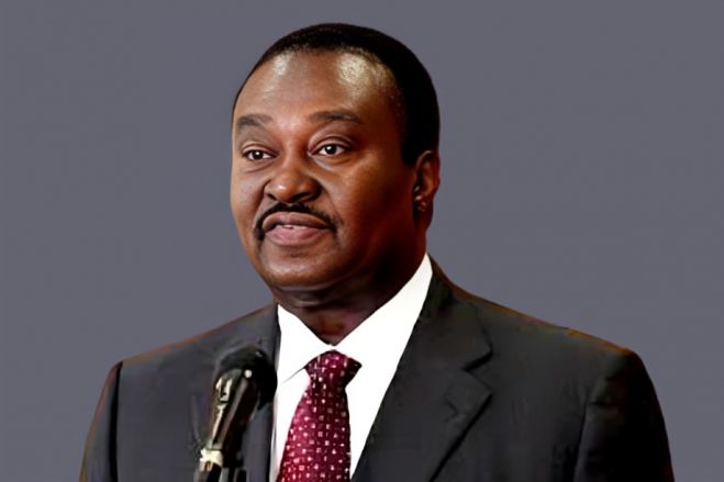 Morreu Piedade dos Santos "Nandó", ex-vice presidente de Angola