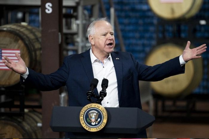 Trump é um ditador e fascismo está espalhado pelo mundo – Governador Tim Walz