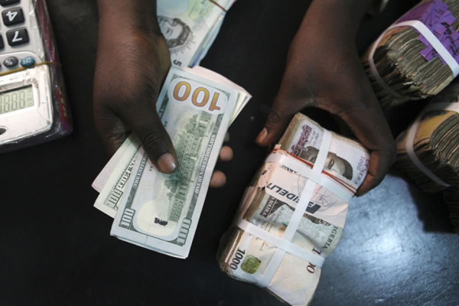 Bancos angolanos reconhecem pressão da falta de divisas