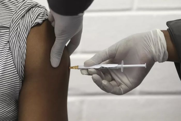 Vacinas contra a Covid-19: primeira fase em Angola vai priorizar cidadãos a partir dos 40 anos