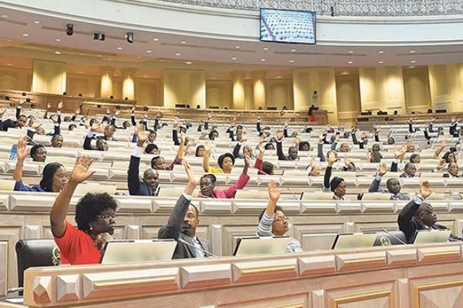 OGE para 2019 aprovado pelo Parlamento angolano