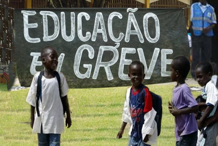 Professores angolanos voltam à greve a partir de 23 de novembro