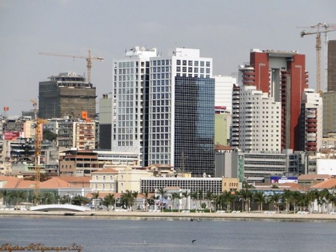 Angola é o país africano cuja dívida pública em dólares mais subiu