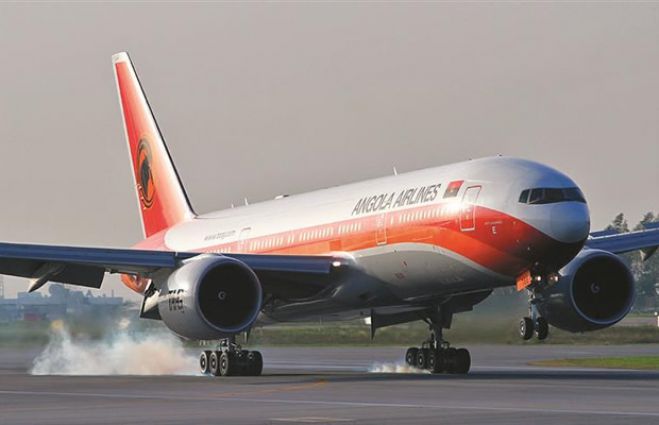 Taag reduz e junta voos para São Paulo e Rio de Janeiro