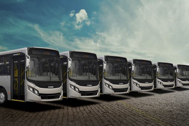 Governo angolano vai deixar de atribuir a privados autocarros para serviço de transporte público