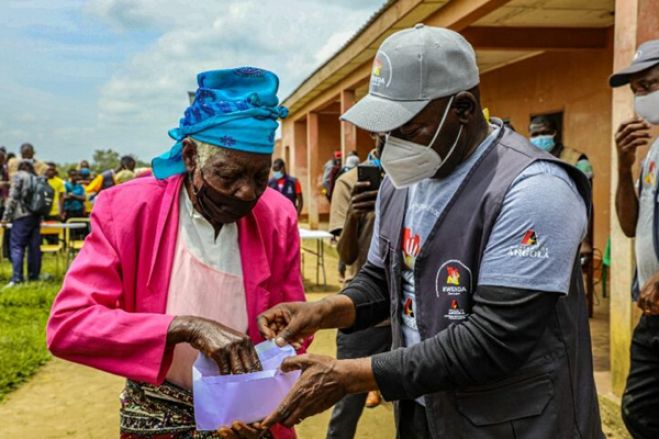 Programa social angolano "Kwenda" já beneficiou 610 mil famílias - Governo