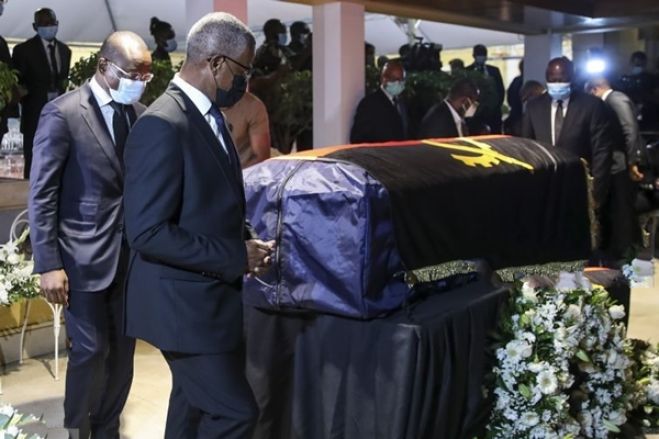 Começam este sábado cerimónias fúnebres de Estado de Eduardo dos Santos.