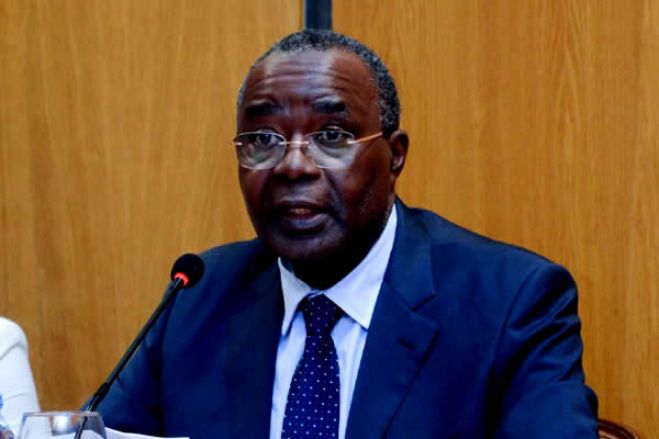 Anátemas perigosos em “Angola de armas caladas” - Marcolino Moco
