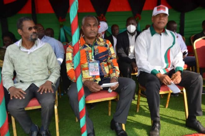 “Missão impossível” de Chivukuvuku: Sonho da Frente Patriótica Unida em vias de “ruir” por imperativo legal