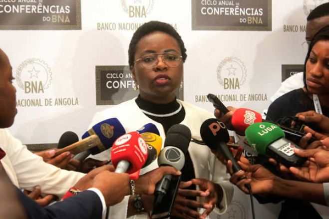 Ministra das Finanças tranquiliza funcionários públicos sobre salários de junho