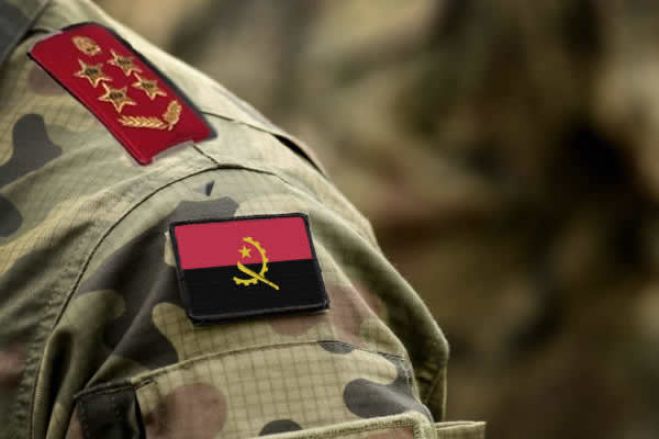 Generais negam terem-se apoderado de salários de Comandos angolanos