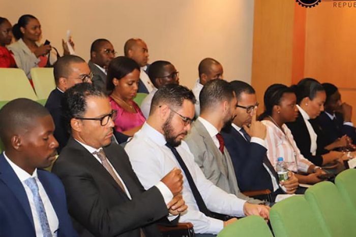 Angola realiza reuniões com investidores internacionais para promover privatizações