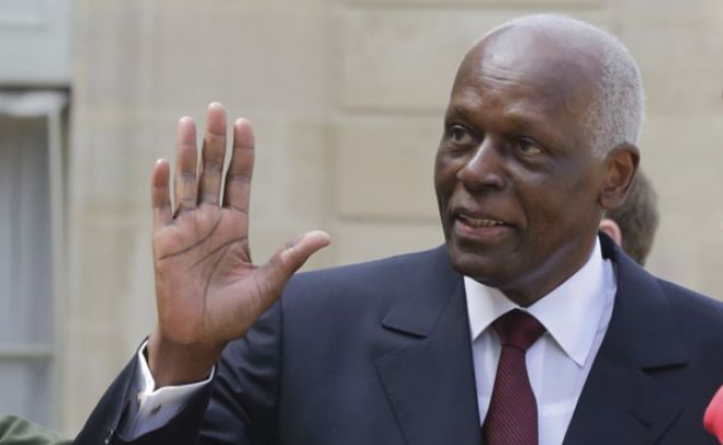 José Eduardo dos Santos apela a todos que "não faltem" ao registo eleitoral