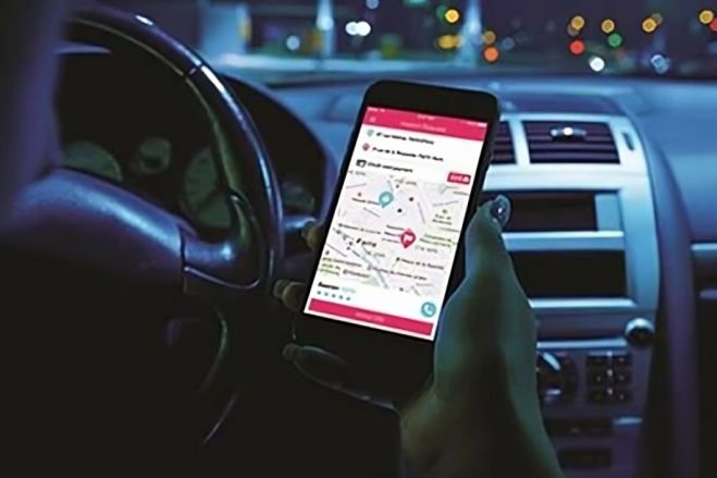 Passageiros denunciam extorsão por táxis de aplicativo no Aeroporto Dr. António Agostinho Neto