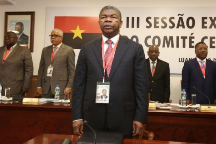 Vozes criticam indicação da canditura única à liderança do MPLA