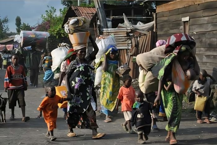 RDCongo: Centenas de civis fogem de bombardeamentos no dia seguinte ao acordo de paz