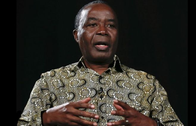 Marcolino Moco propõe substituir “Constituição Eduardista de 2010” em Angola