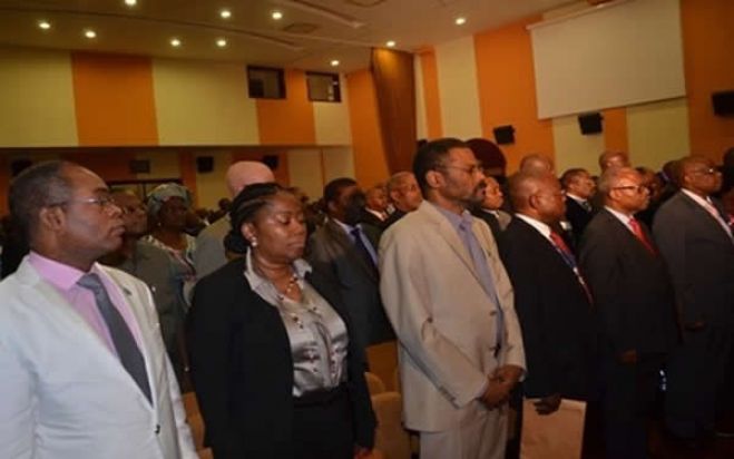Mais de mil delegados da UNITA reúnem-se em Luanda para escolher líder