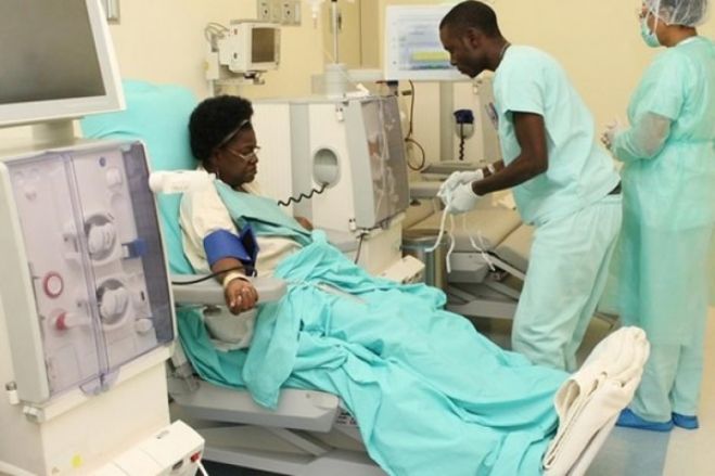 Empresa angolana de capital português cria novo centro de hemodiálise em Angola