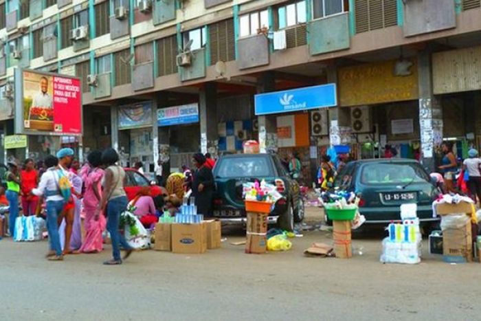 &quot;Zungueiras&quot; angolanas do São Paulo admitem fazer lixo e propõem cobrança de taxa de limpeza
