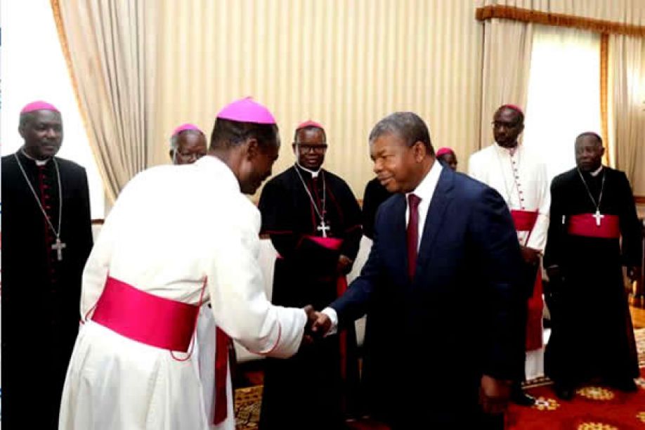 Dirigentes do MPLA têm hostilizado chamada de atenção da igreja católica, diz analista
