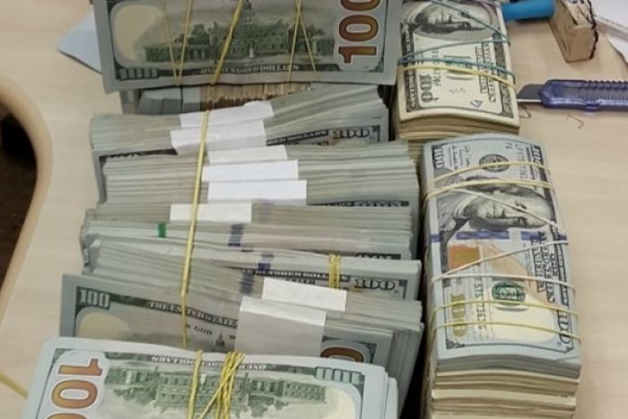 Polícia detém cidadão com mais de USD 132 mil falsos