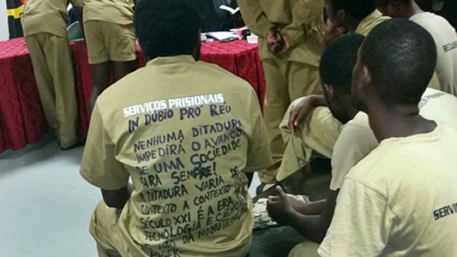 Mães dos 17 ativistas angolanos lançam campanha para pagar uniformes prisionais