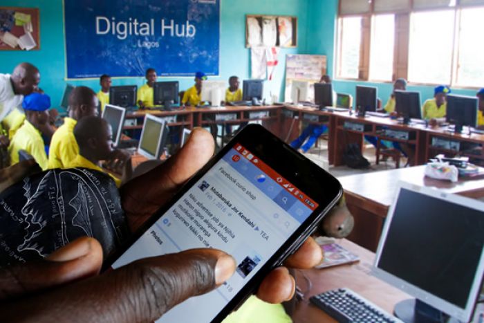 Telefonia móvel e Internet: Tarifas cobradas em Angola superiores à média regional