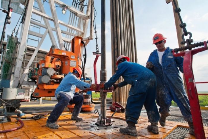 Redução da produção de petróleo explica recessão de 1,4% em 2020 em Angola - analista