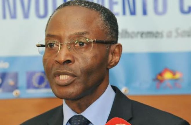 Crise leva Governo a suspender renovação da frota aérea do Estado