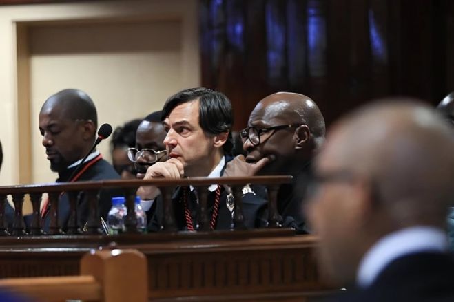 Julgamento dos generais Kopelipa e Dino retoma esta quinta-feira