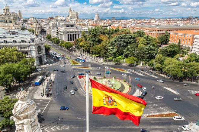 Empresa e dirigentes espanhóis julgados por corrupção em venda de armas a Angola