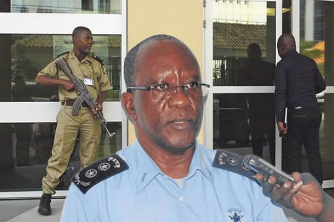 Comandante da Polícia diz que funcionários bancários contribuem para assaltos a clientes em Malanje