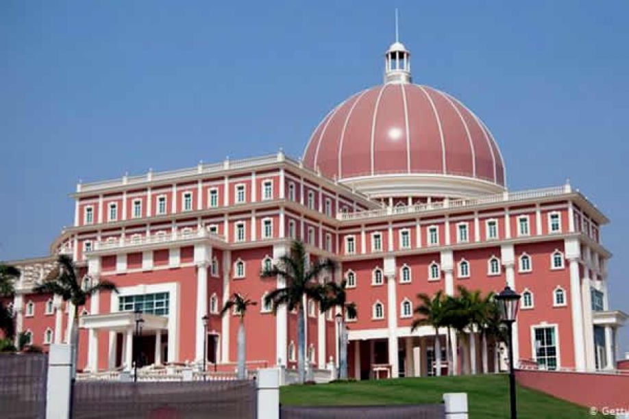 Angola encerra último ano parlamentar da IV legislatura na segunda-feira