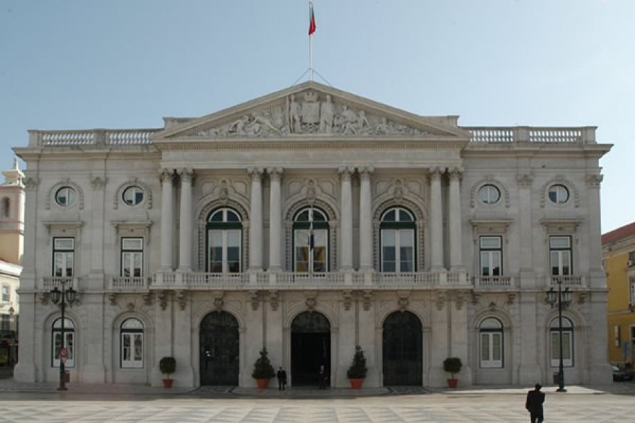 Câmara de Lisboa retira proposta de novo hotel após suspeitas de ligações a Isabel dos Santos
