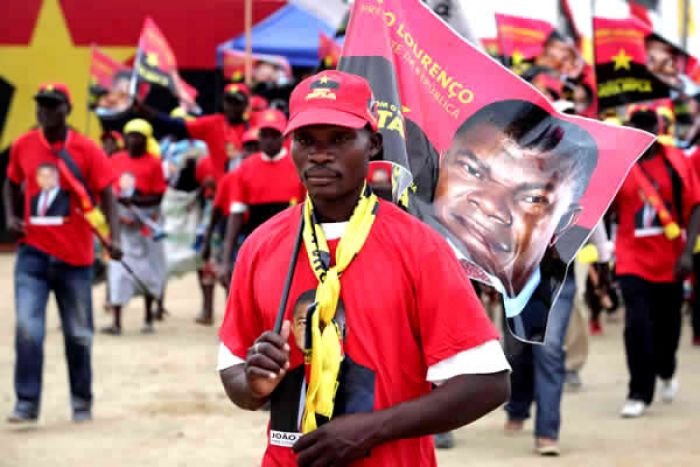 MPLA segue o seu caminho assobiando