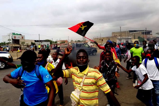 MPLA diz que manifestar não é “desobediência civil&quot; e UNITA que fome está causar mais violência