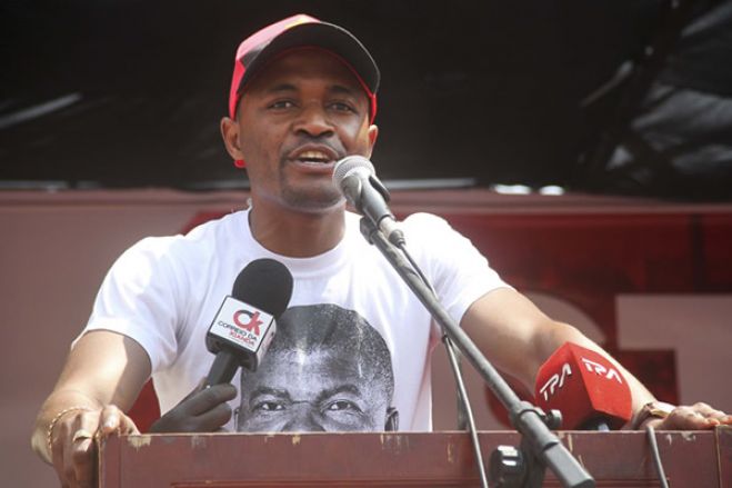 Líder da JMPLA condena proposta de destituição de João Lourenço