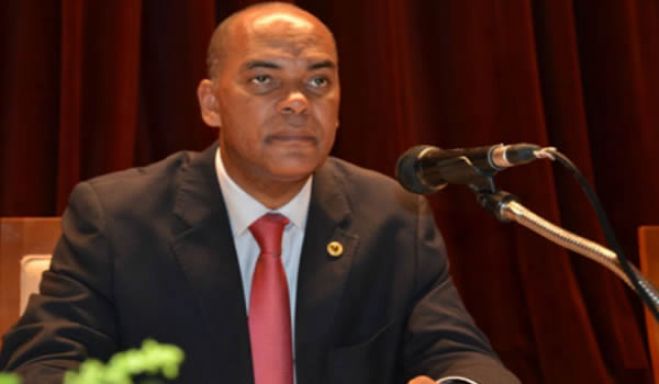 UNITA diz que Angola está em gestão corrente sem revisão do Orçamento do Estado