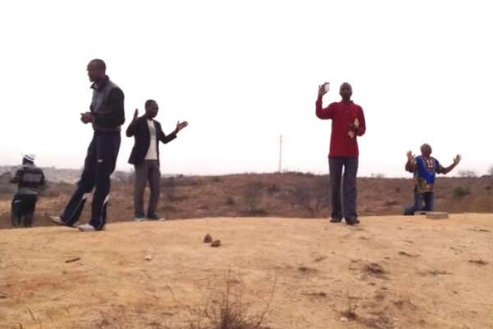 Crise em Angola: Cidadãos recorrem a “Monte de Oração” para suplicarem a Deus e acabam detidos