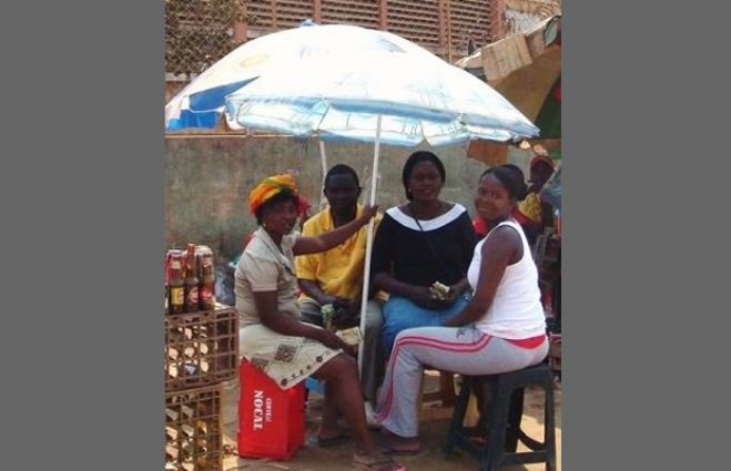‘Kinguilas’ de Luanda sem dólares para alimentar o mercado e a família