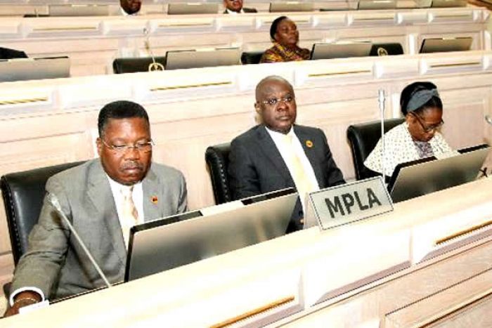 MPLA contra adiamento da plenária extraordinária