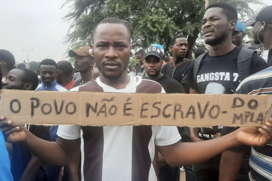 Risco de explosão social nas ex-colónias é real, diz investigador Gerhard Seibert