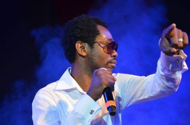 Rapper MCK proibido de sair de Angola pelas autoridades do aeroporto de Luanda