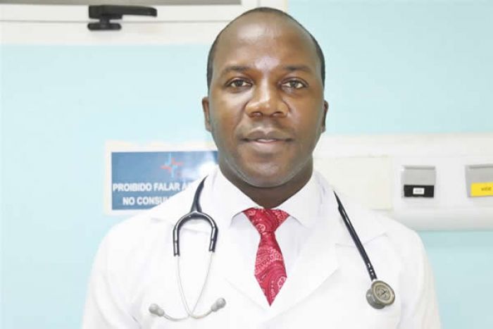 Médico angolano acusa bastonária da Ordem de “sabotar” iniciativas da Região Norte